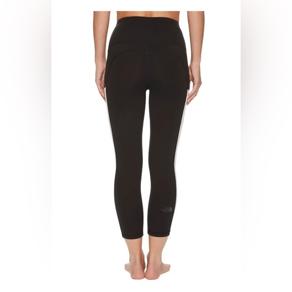 The North Face Motivation High Rise Pocket Flashdry Crop Leggings Pants - Picture 2 of 6